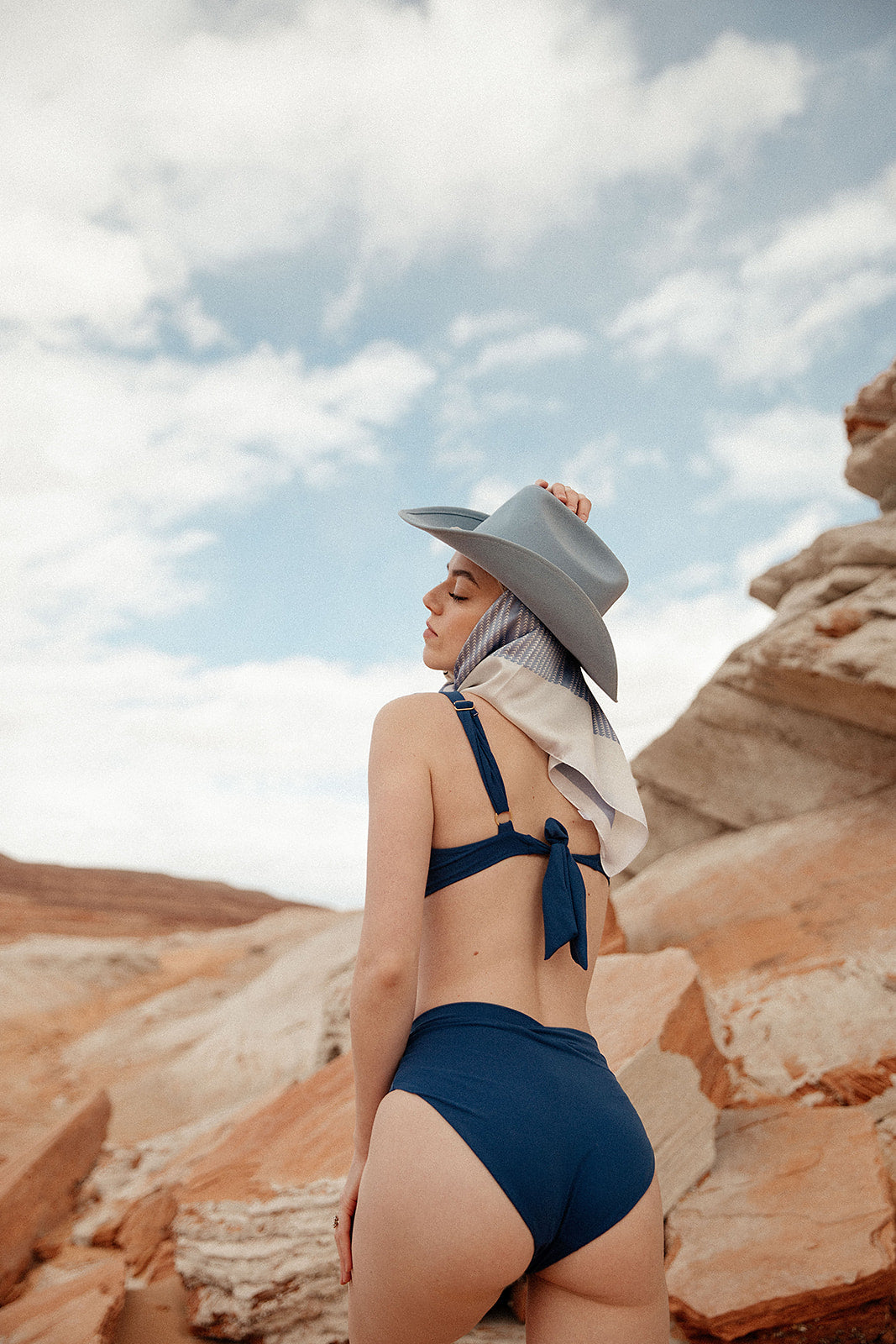 Signature V Bottom - Blu Suede